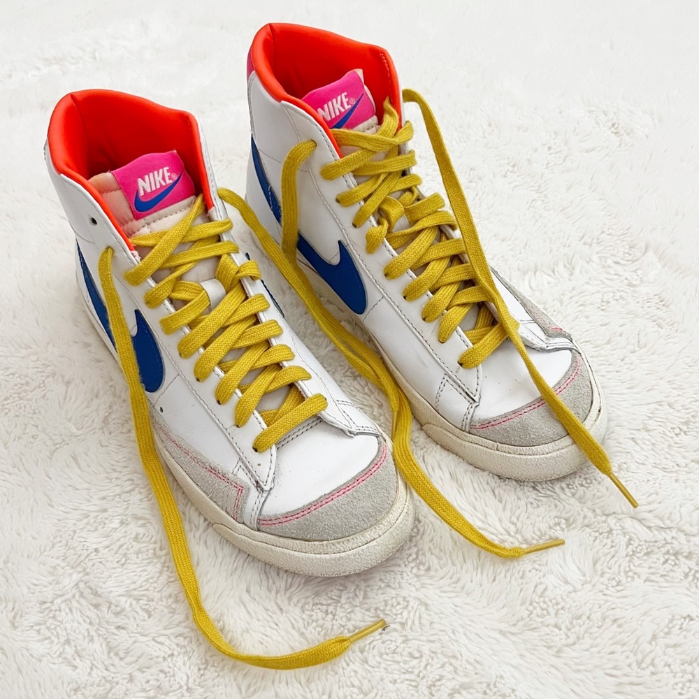 Nike Blazer Mid '77 High Top White Blue Hyper Pink
